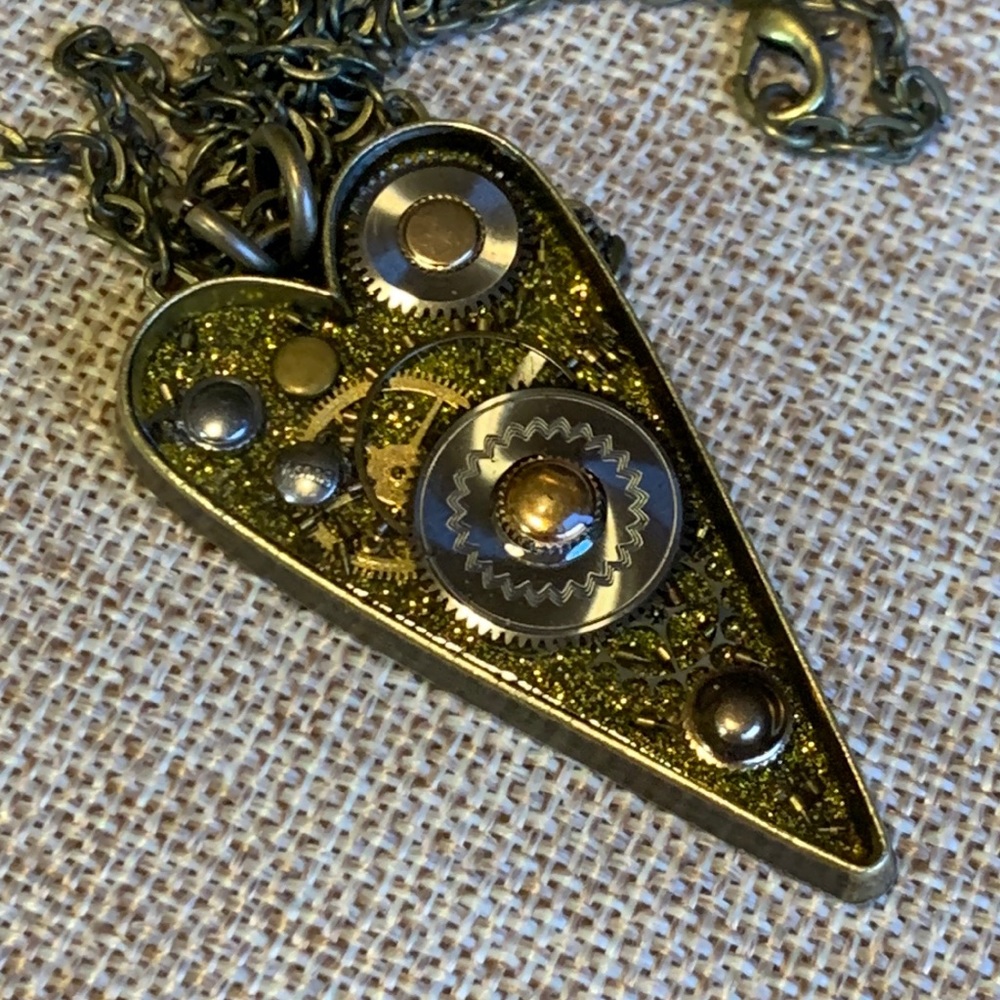 Heart Vintage Gears Necklace New - Picture 2 of 7
